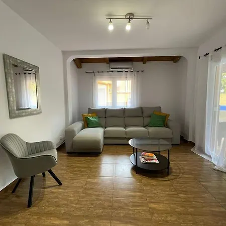 Villa 4br Wellness Villa- Pool, Sauna, Gym *